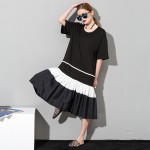   2017 Fashion New simple Black White stitching loose BIG dress female organ pleated hem wholesale Woman W0070