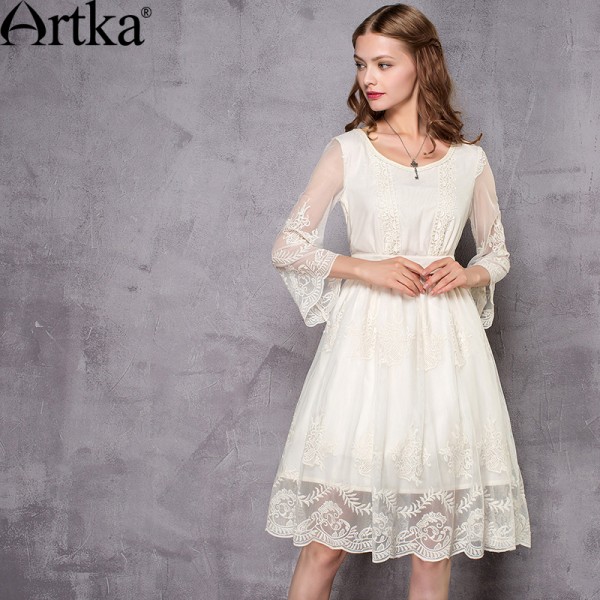 Artka Women's 2017 Spring Vintage Solid Color Embroidery Dress Fashion O-Neck Flare Sleeve Empire Waist Dress LA11378C