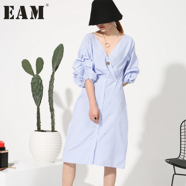 [EAM] 2017 Spring Fashion New Temperament Lantern Short Sleeve V-Neck Blue Stripe Dress Woman Sexy Y04405S