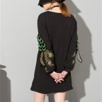 [EAM] 2017 spring new round neck hedging primer embroidery tide Peacock Sweatshirts female dress AS20801