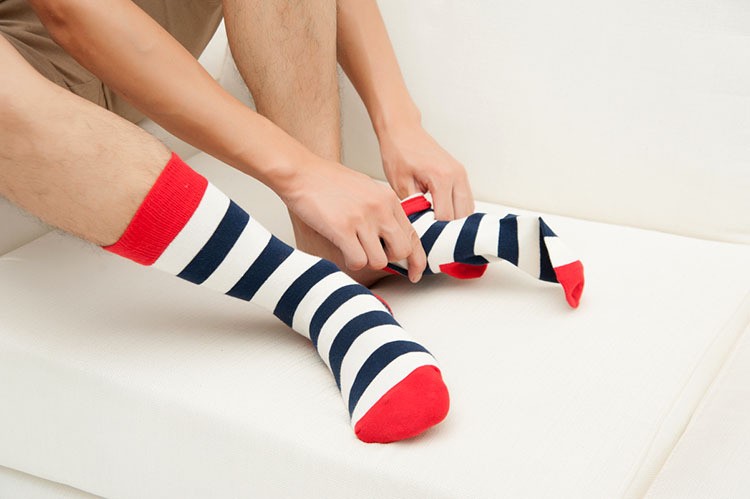 1-pair-New-style-colorful-Stripes-men-cotton-socks-brand-man-dress-knit-casual-long-tube-socks-casua-32715406081