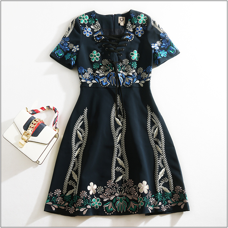 New-2016-autumn-winter-fashion-women-luxury-floral-embroidery-dress-sexy-v-neck-bow-tie-short-sleeve-32759611024