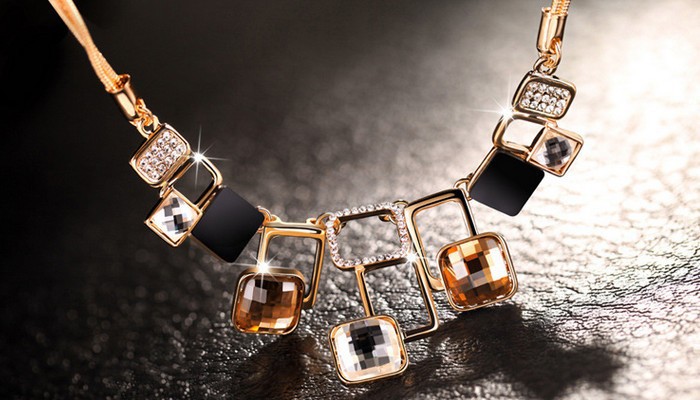 New-high-end-fashion-crystal-necklace-jewelry-Classic-Vintage-geometric-Pendant-Necklaces-for-woman-32307290660